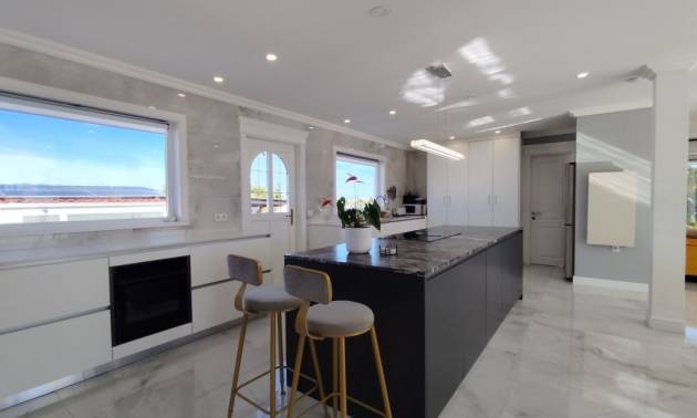 Sale - Villa - El Mudamiento