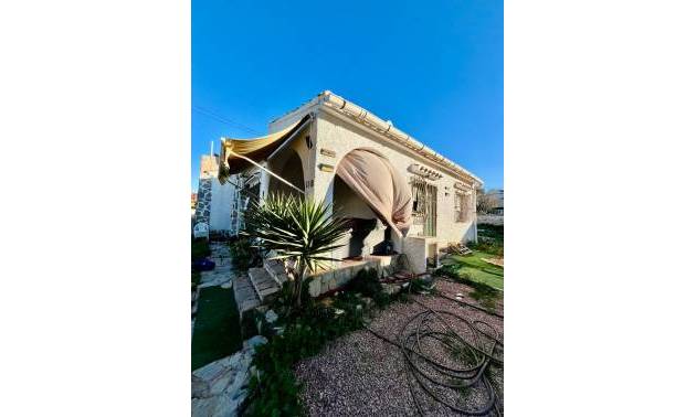 Venta - Villa - Torrevieja - Aguas Nuevas