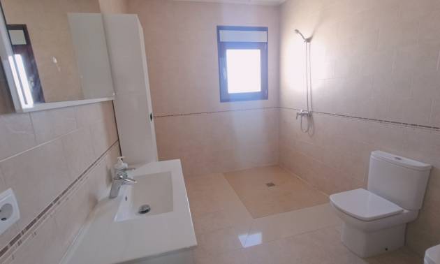 Sale - Townhouse - Roldan