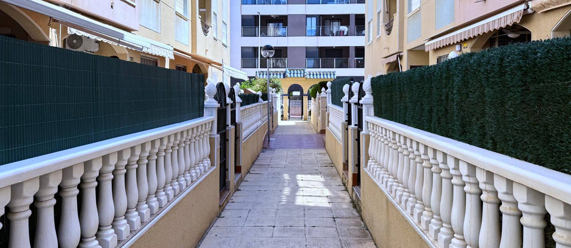 Sale - Ground Floor - Torrevieja - La Mata pueblo