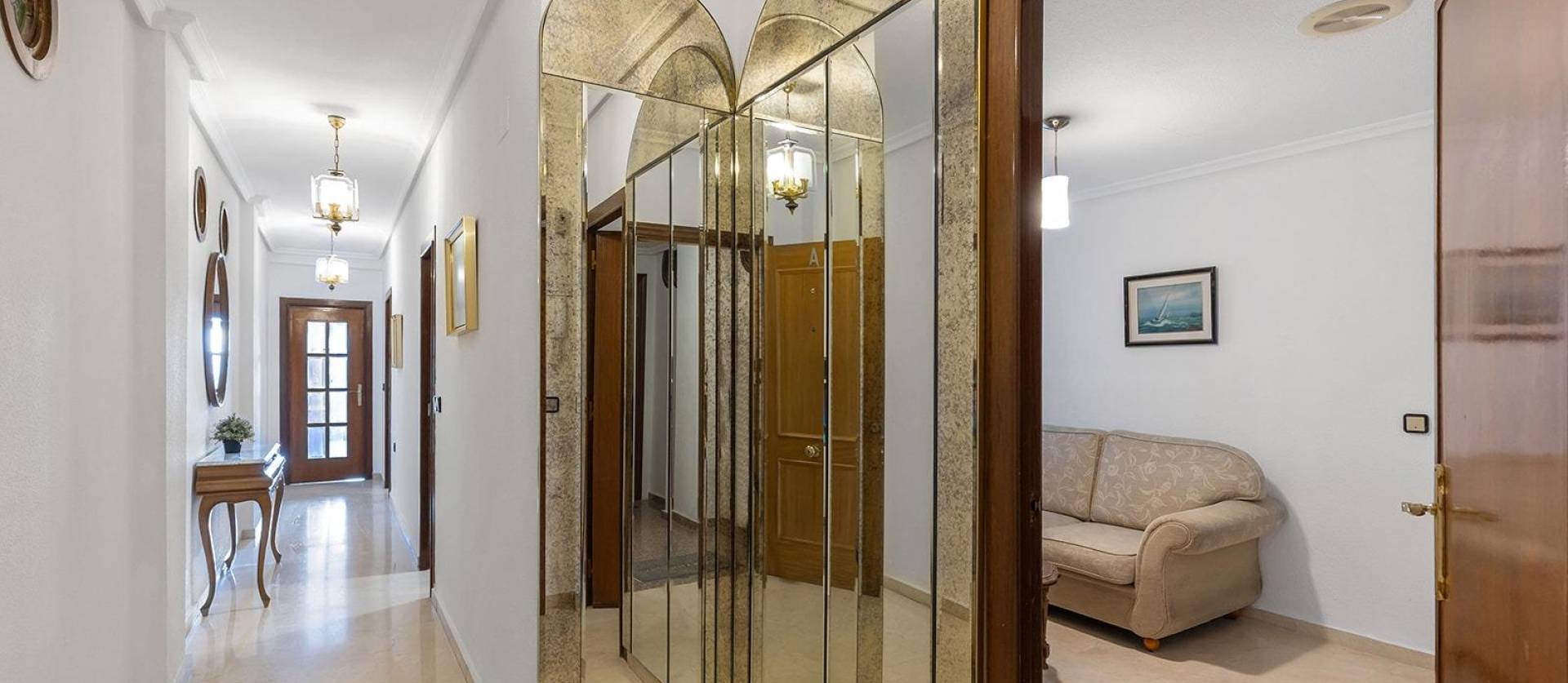 Sale - Apartment - Torrevieja - Paseo maritimo