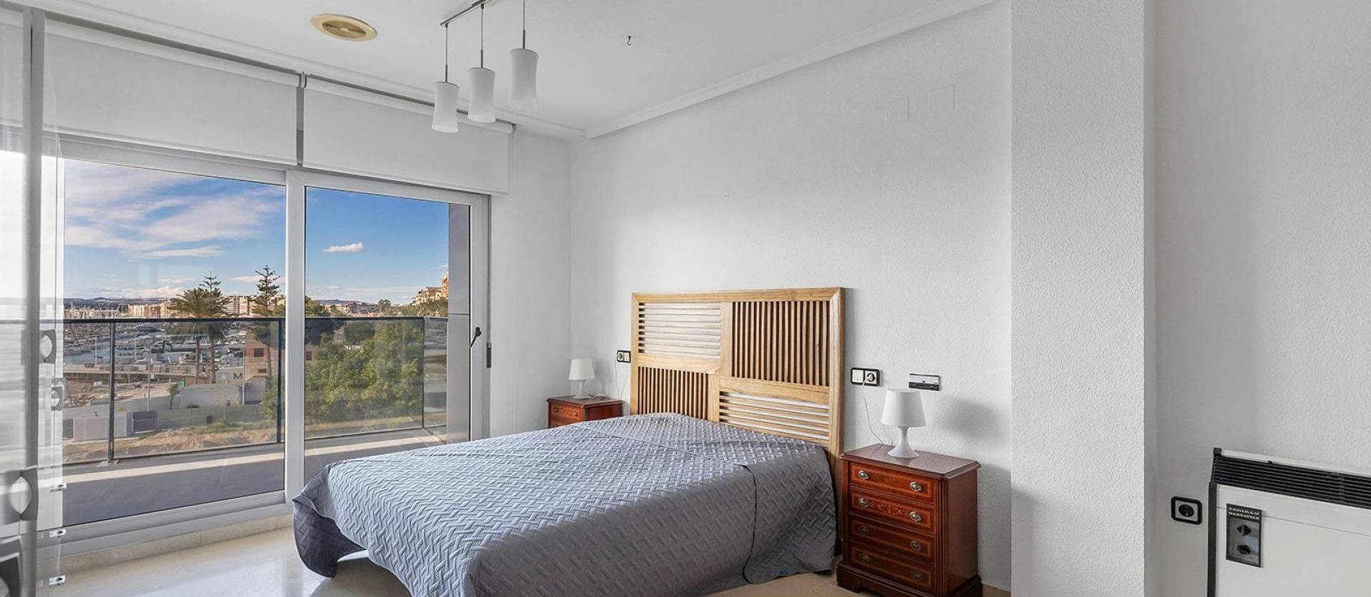 Sale - Apartment - Torrevieja - Paseo maritimo