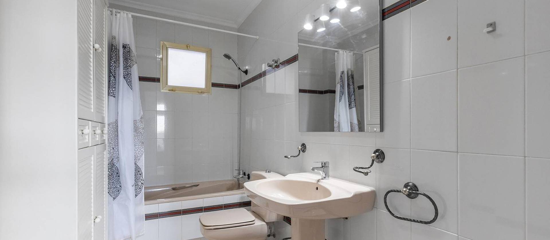 Sale - Apartment - Torrevieja - Paseo maritimo