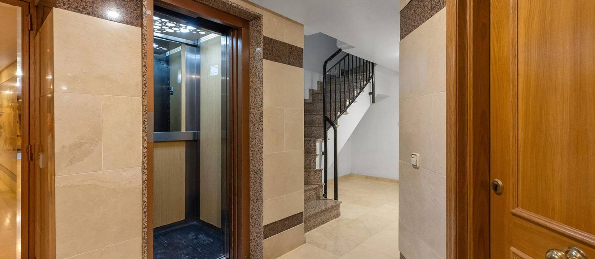 Sale - Apartment - Torrevieja - Paseo maritimo