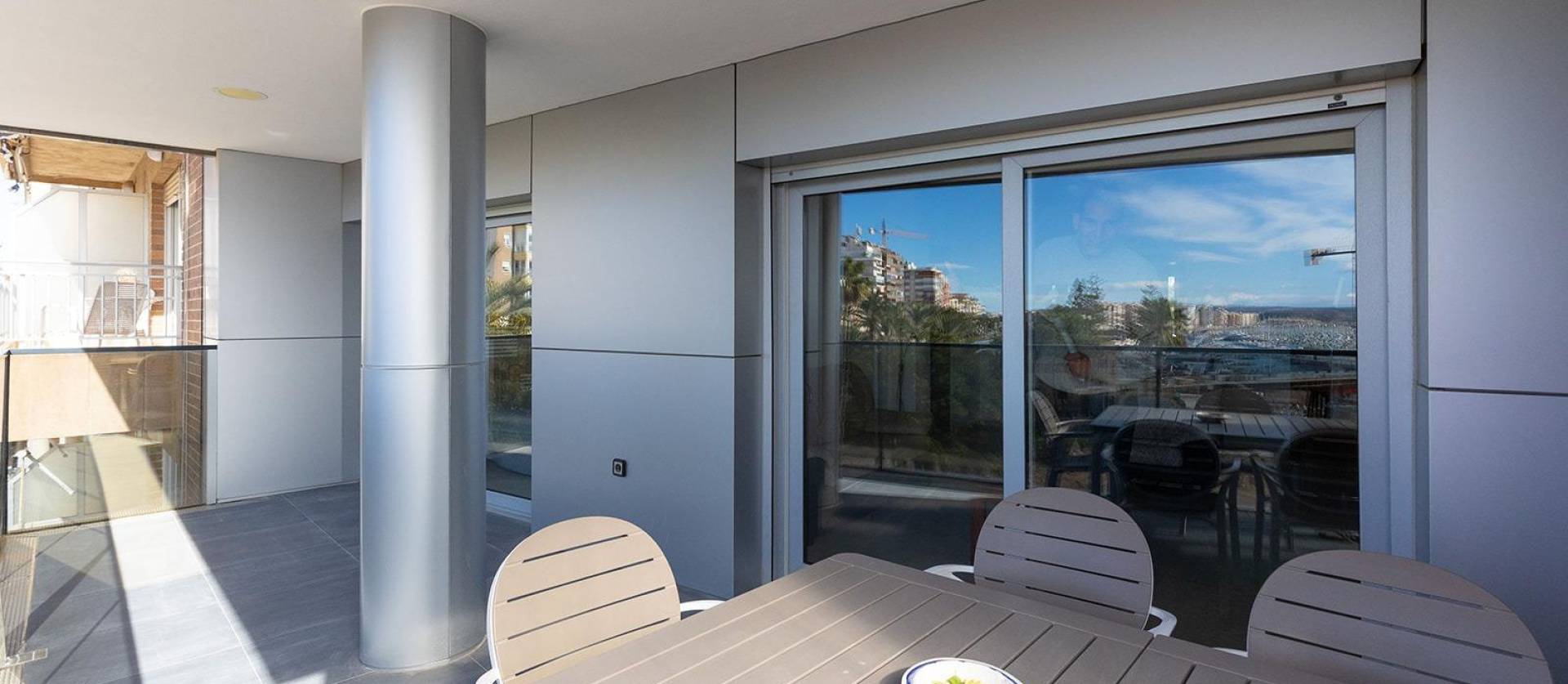 Sale - Apartment - Torrevieja - Paseo maritimo