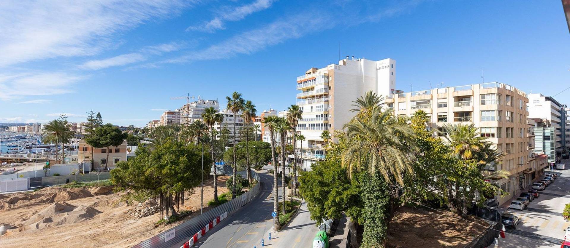 Sale - Apartment - Torrevieja - Paseo maritimo