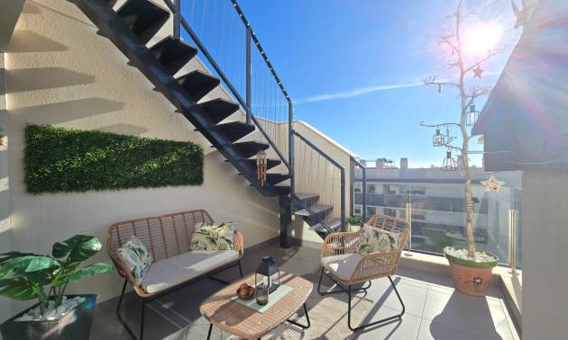 Sale - Apartment / Flat * - Orihuela Costa - Villamartín *