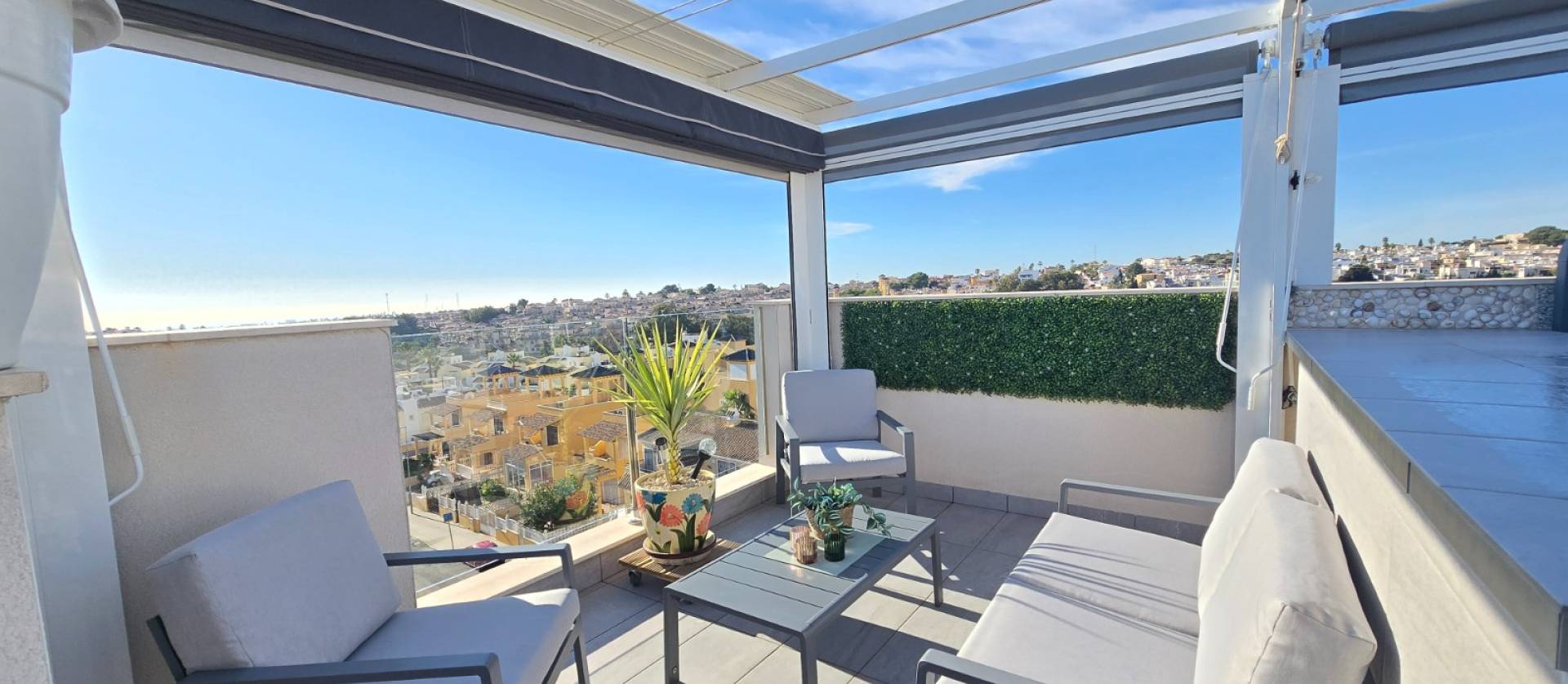 Sale - Apartment / Flat * - Orihuela Costa - Villamartín *