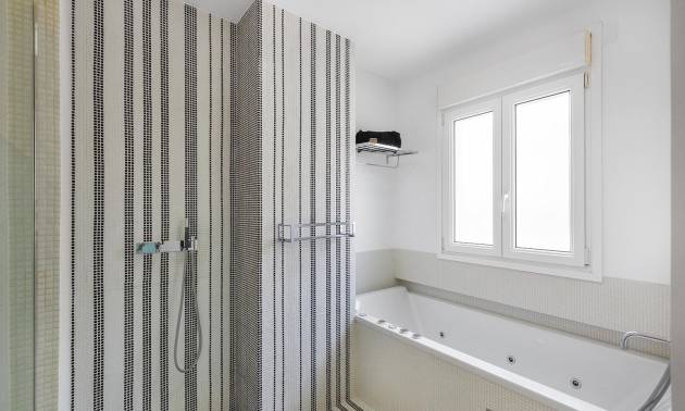 Venta - Apartment - Torrevieja - Paseo maritimo