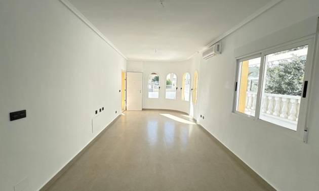 Sale - Villa - Algorfa