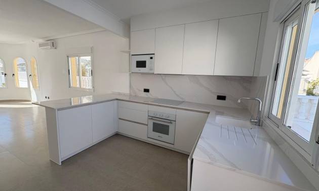 Sale - Villa - Algorfa