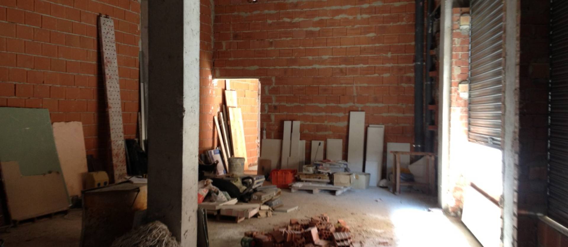 Revente - Commercial - Los Montesinos