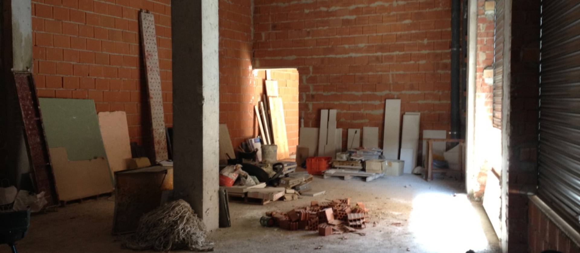 Revente - Commercial - Los Montesinos