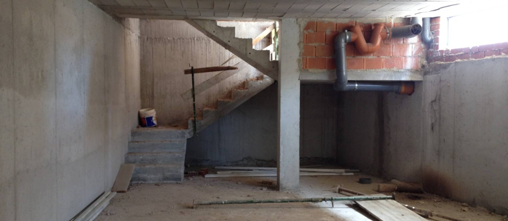 Revente - Commercial - Los Montesinos