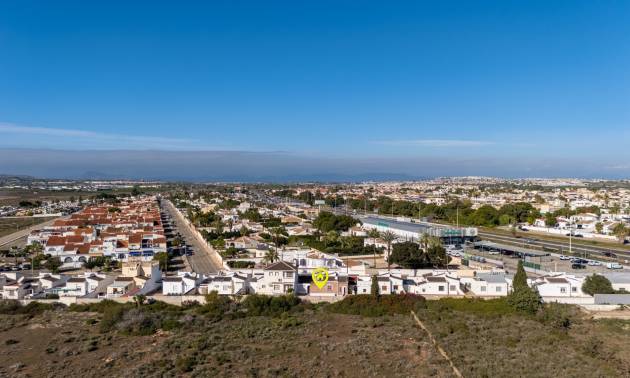 Sale - Villa - Torrevieja - Urbanización San Luis
