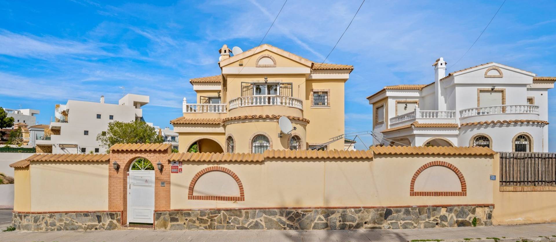 Venta - Villa - Orihuela Costa - Castillo de Don Juan