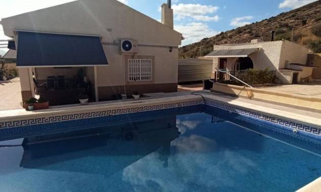 Bestaande woningen - Villa - Elche
