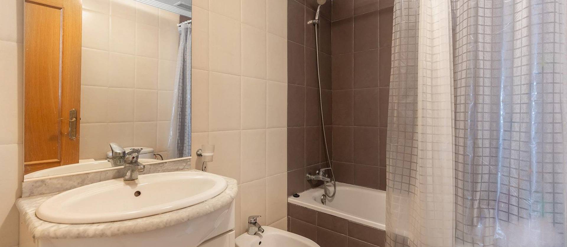 Sale - Apartment - Torrevieja - Centro