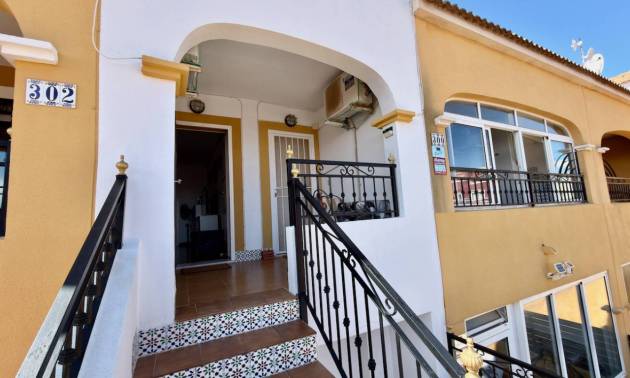 Sale - Apartment - Los Montesinos - La Herrada