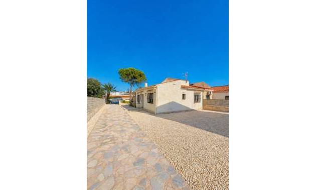 Venta - Villa - Torrevieja - Aguas Nuevas