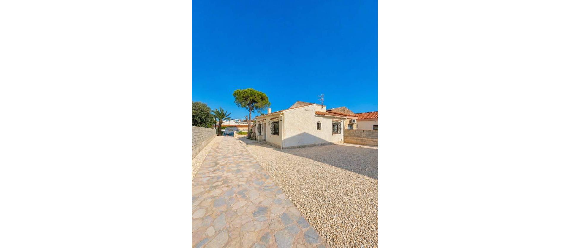 Venta - Villa - Torrevieja - Aguas Nuevas