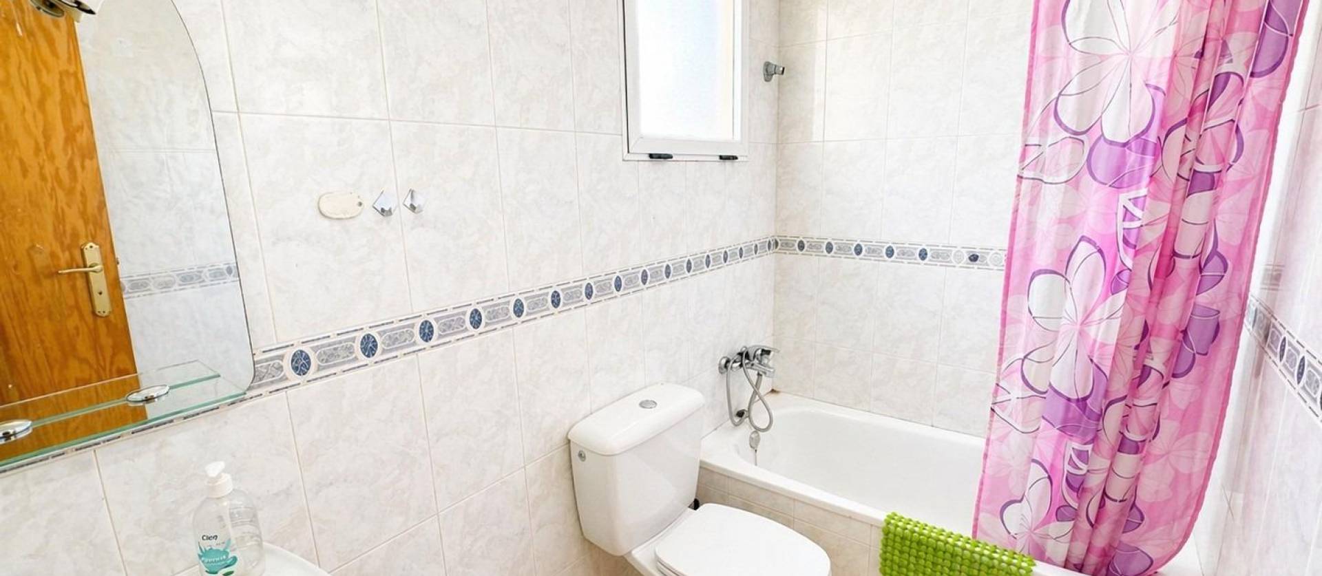 Sale - Apartment - Torrevieja - Centro