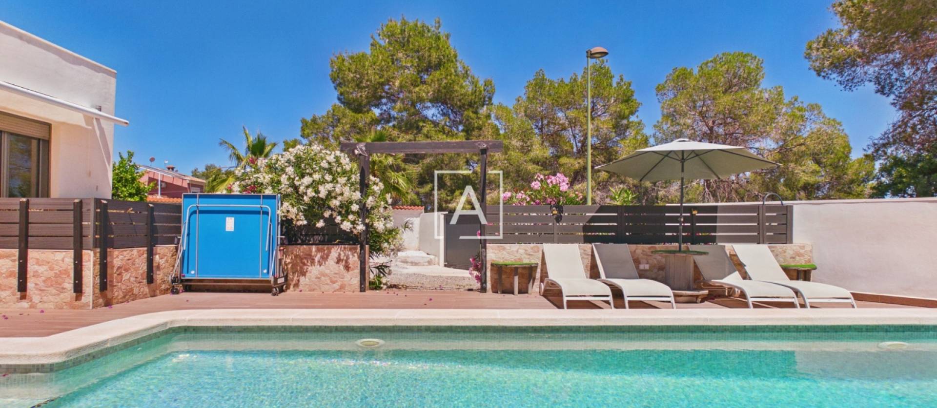 Sale - 4. House - Detached Villa - Pinar de Campoverde