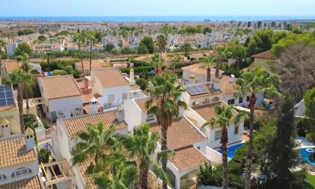 Bestaande woningen - Villa - Orihuela Costa - Villamartín
