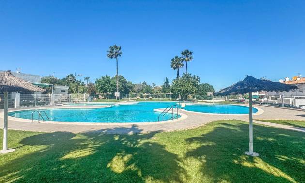 Sale - Bungalow - Torrevieja - Los Balcones