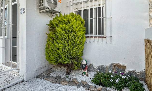 Sale - Bungalow - Torrevieja - Los Balcones