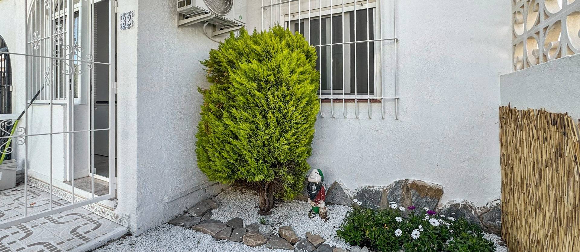 Sale - Bungalow - Torrevieja - Los Balcones