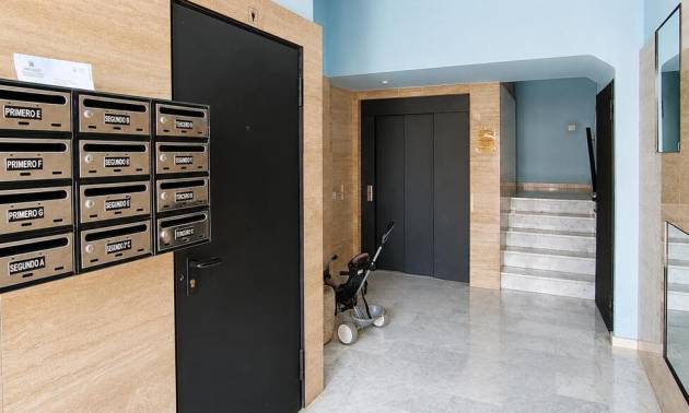 Revente - Apartment - Sucina