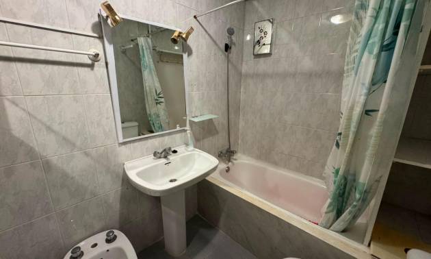 Sale - Apartment - Torrevieja - Centro