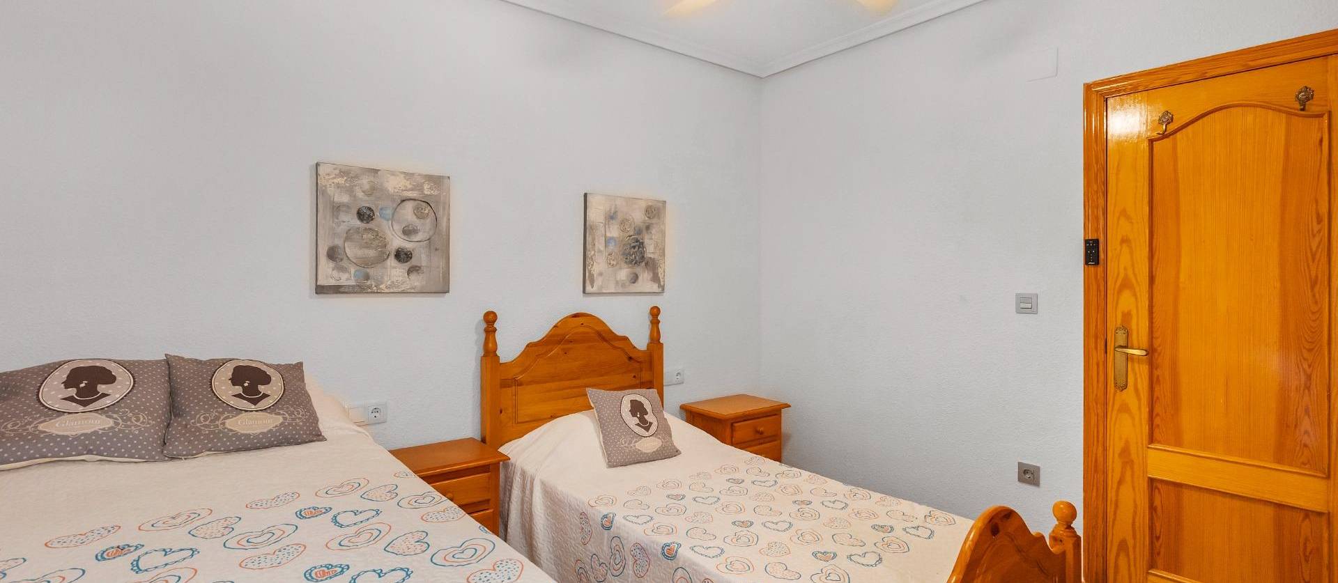 Revente - Apartment - Torrevieja - Paseo maritimo