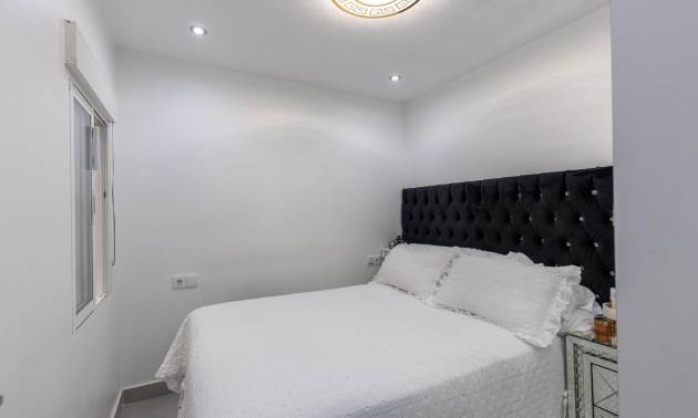 Venta - Bungalow - Torrevieja - Torretas