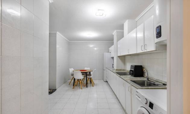 Sale - Ground Floor - Torrevieja - Centro