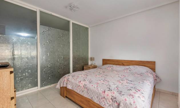 Sale - Ground Floor - Torrevieja - Centro