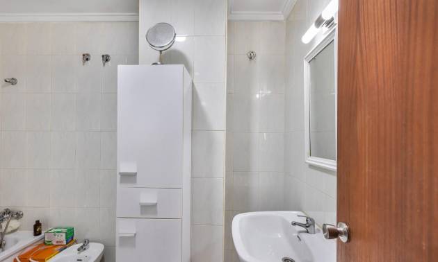 Sale - Ground Floor - Torrevieja - Centro