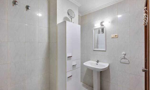 Sale - Ground Floor - Torrevieja - Centro