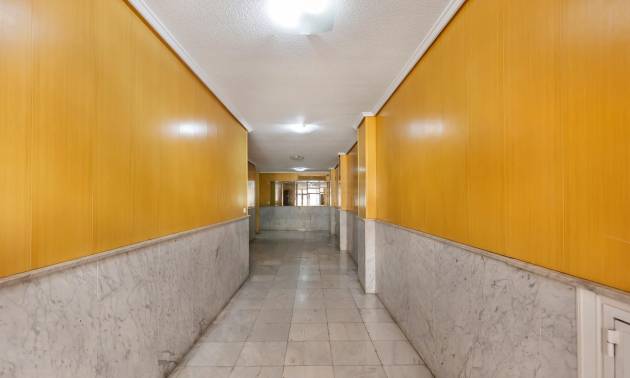 Sale - Ground Floor - Torrevieja - Centro