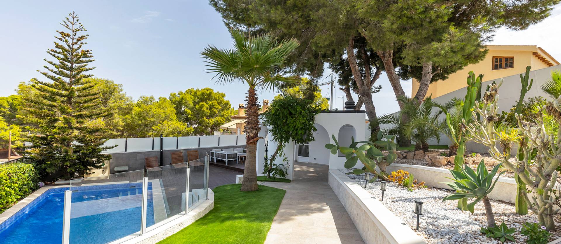 Sale - Villa - Torrevieja - Los Balcones
