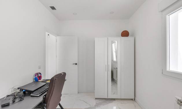 Sale - Villa - Torrevieja - Los Balcones